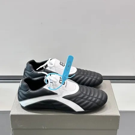 バレンシアガ カジュアルシューズ