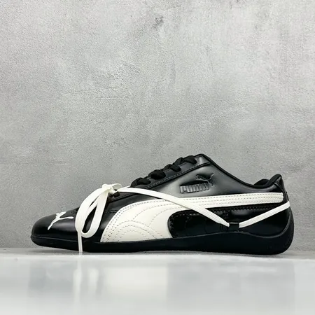 プーマ カジュアルシューズ