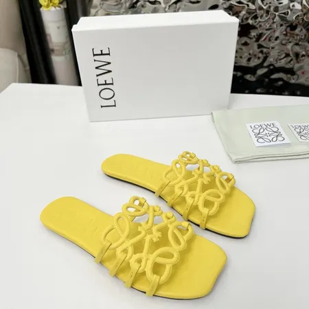 ロエベ スリッパ
