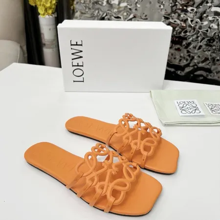 ロエベ スリッパ