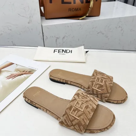 フェンディ スリッパ