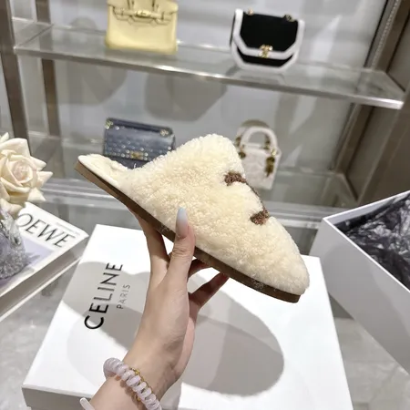 セリーヌ スリッパ