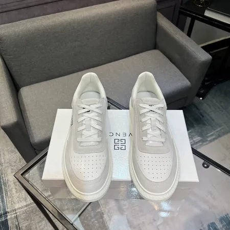 ジバンシィ カジュアルシューズ