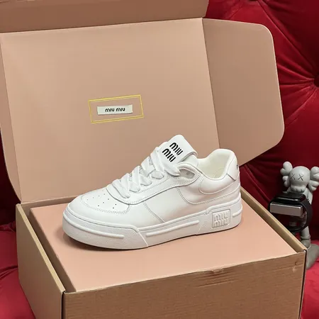 ミュウミュウ カジュアルシューズ