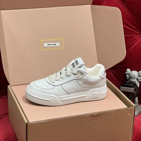 ミュウミュウ カジュアルシューズ