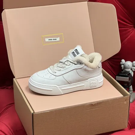 ミュウミュウ カジュアルシューズ