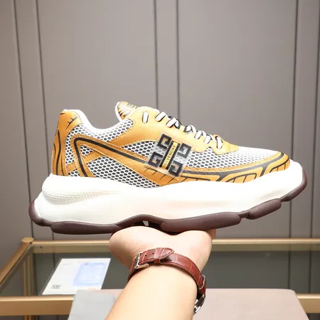 ジバンシィ スニーカー