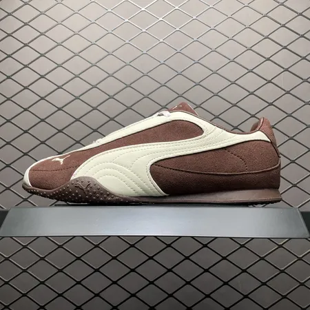 プーマ スニーカー