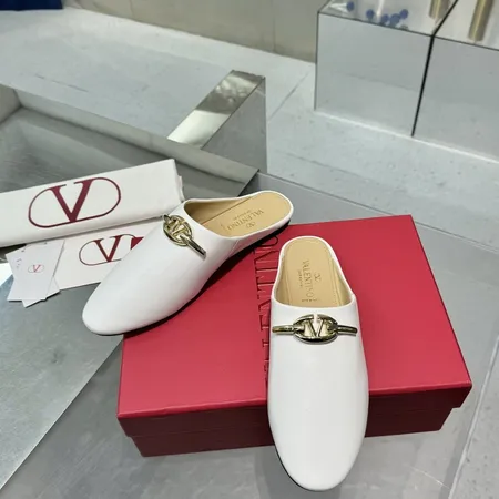 ヴァレンティノ スリッパ