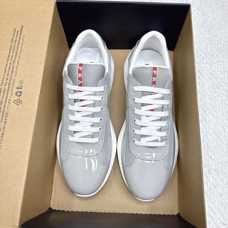 プラダ スニーカー