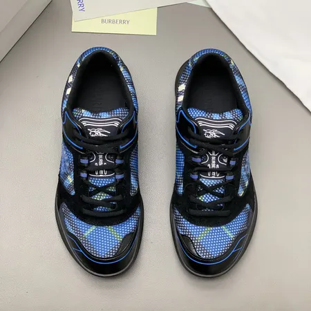 バーバリー ス カジュアルシューズ