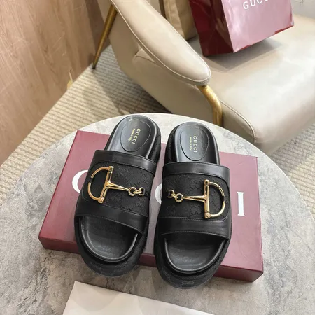 グッチ スリッパ