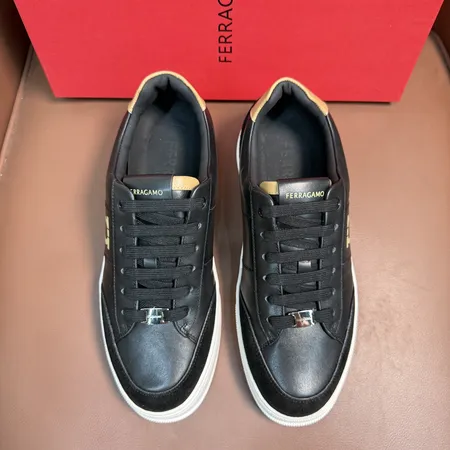 フェラガモ カジュアルシューズ