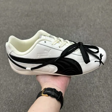 プーマ カジュアルシューズ