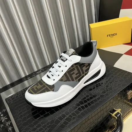 フェンディ カジュアルシューズ