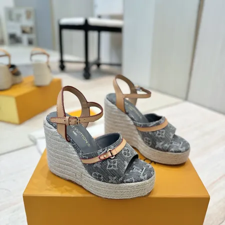 ルイヴィトン サンダル