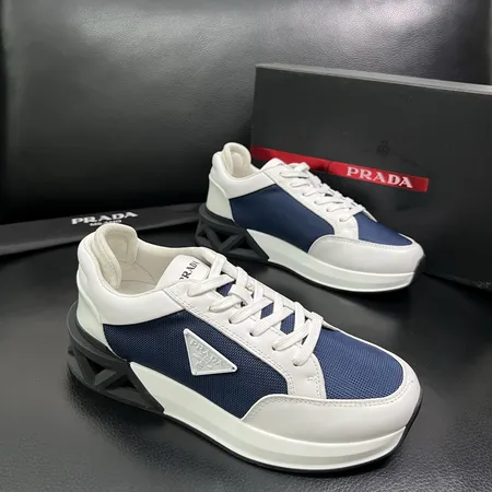 プラダ カジュアルシューズ