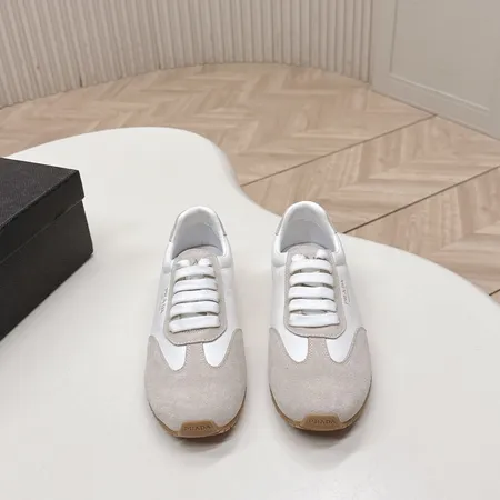 プラダ カジュアルシューズ