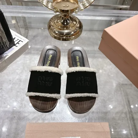 ミュウミュウ スリッパ