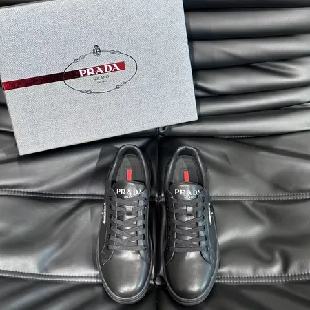 プラダ カジュアルシューズ