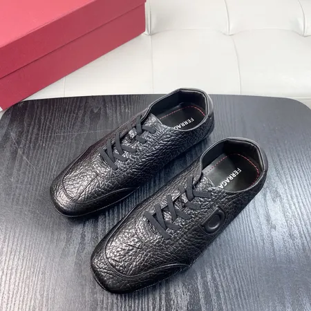 フェラガモ カジュアルシューズ