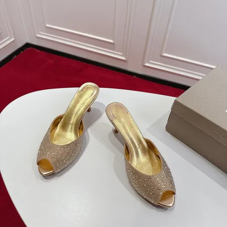 クリスチャン・ルブタン サンダル