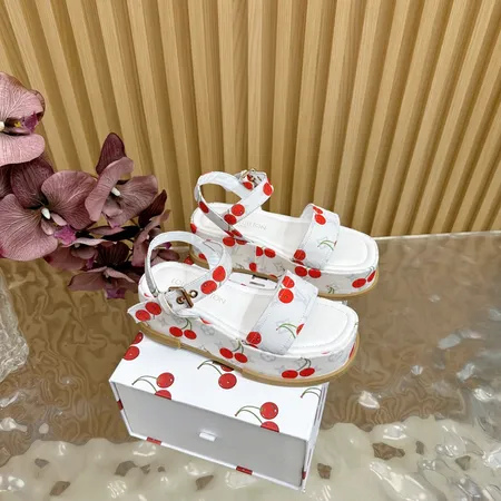 ルイヴィトン サンダル