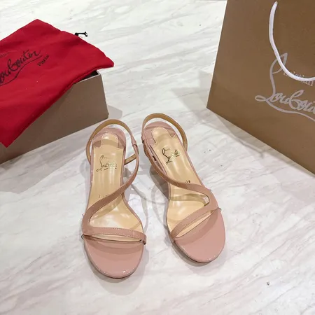 クリスチャン・ルブタン サンダル