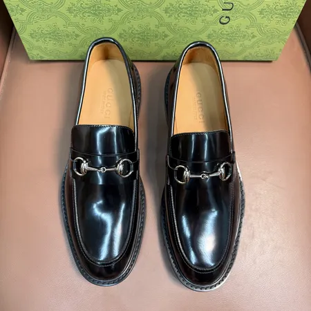 グッチ ビジネスシューズ