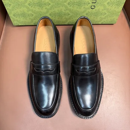 グッチ ビジネスシューズ