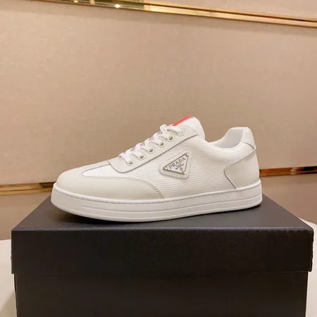 プラダ カジュアルシューズ