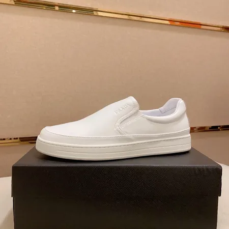 プラダ カジュアルシューズ