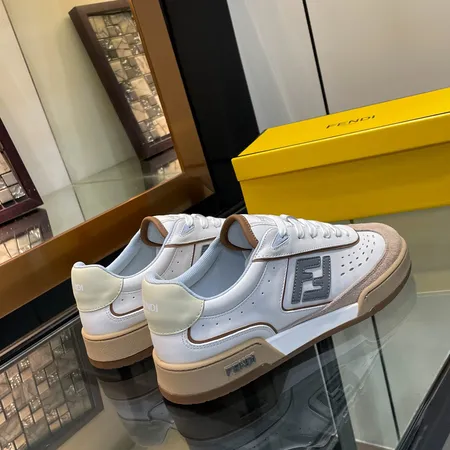 フェンディ カジュアルシューズ