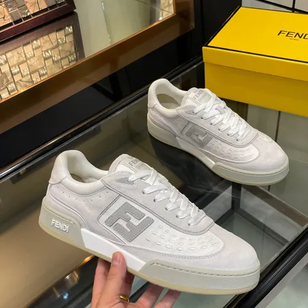 フェンディ カジュアルシューズ