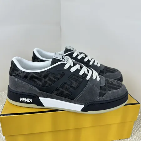 フェンディ カジュアルシューズ