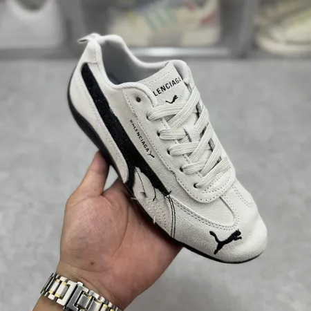 バレンシアガ カジュアルシューズ