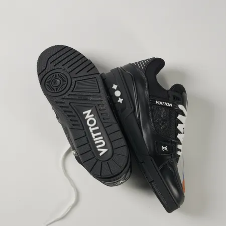 ルイヴィトン カジュアルシューズ