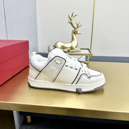 ヴァレンティノ カジュアルシューズ