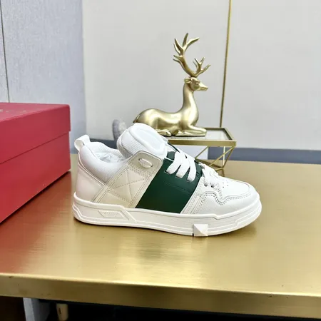 ヴァレンティノ カジュアルシューズ