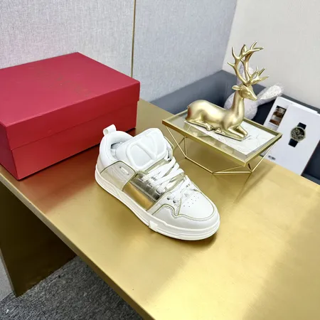 ヴァレンティノ カジュアルシューズ