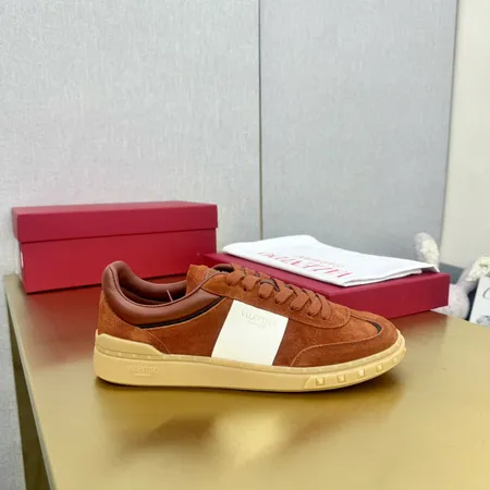 ヴァレンティノ カジュアルシューズ