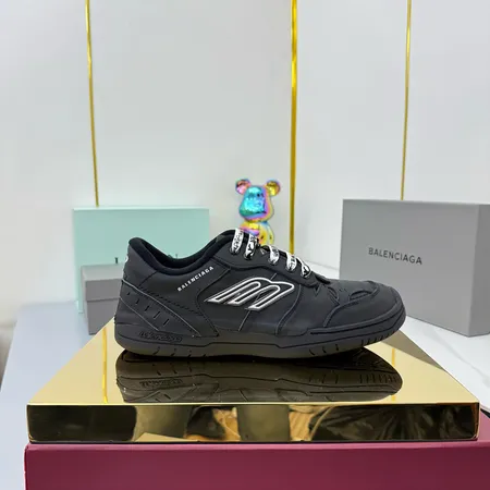 バレンシアガ カジュアルシューズ