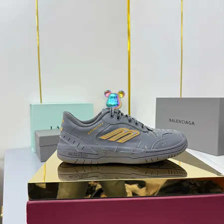 バレンシアガ カジュアルシューズ