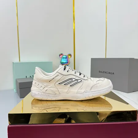 バレンシアガ カジュアルシューズ