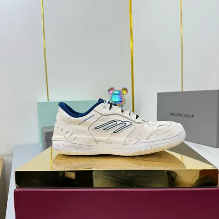 バレンシアガ カジュアルシューズ