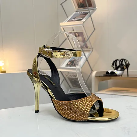 ヴェルサーチ サンダル