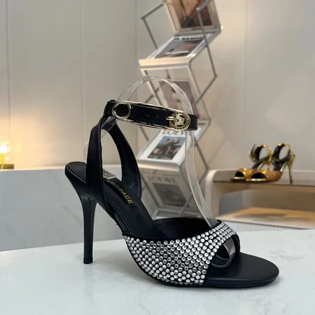 ヴェルサーチ サンダル