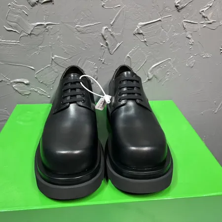 ボッテガ ヴェネタ ビジネスシューズ