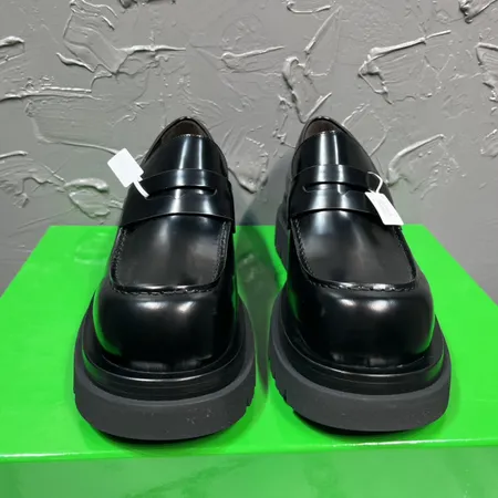 ボッテガ ヴェネタ ビジネスシューズ