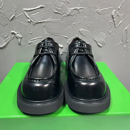 ボッテガ ヴェネタ ビジネスシューズ